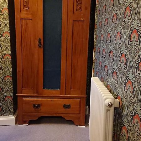 The Bear Bread Bakery: Boutique En-Suite with Bakery Breakfast in Colyton Exterior photo
