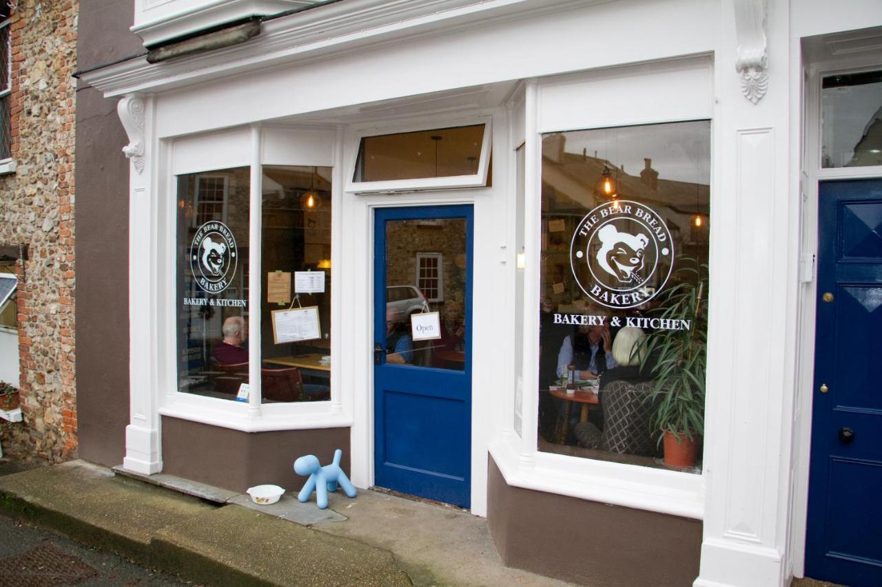 The Bear Bread Bakery: Boutique En-Suite with Bakery Breakfast in Colyton Exterior photo