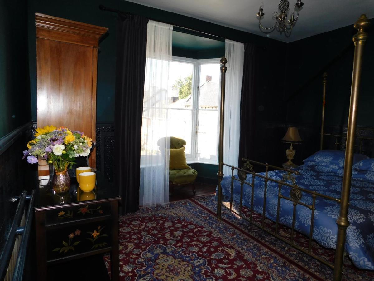 The Bear Bread Bakery: Boutique En-Suite with Bakery Breakfast in Colyton Exterior photo