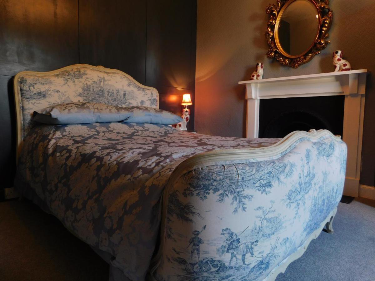 The Bear Bread Bakery: Boutique En-Suite with Bakery Breakfast in Colyton Exterior photo