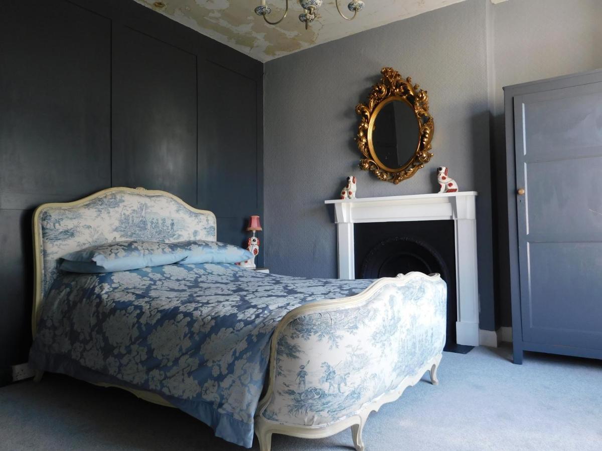 The Bear Bread Bakery: Boutique En-Suite with Bakery Breakfast in Colyton Exterior photo
