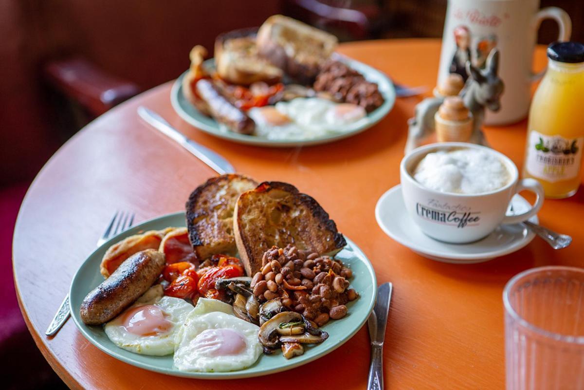 The Bear Bread Bakery: Boutique En-Suite with Bakery Breakfast in Colyton Exterior photo