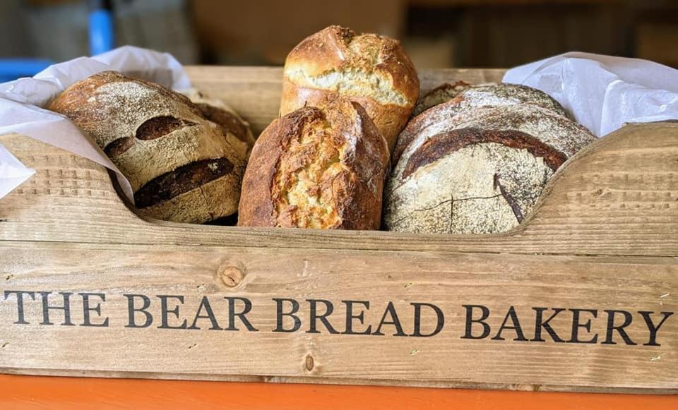 The Bear Bread Bakery: Boutique En-Suite with Bakery Breakfast in Colyton Exterior photo