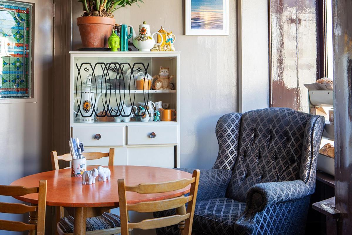 The Bear Bread Bakery: Boutique En-Suite with Bakery Breakfast in Colyton Exterior photo