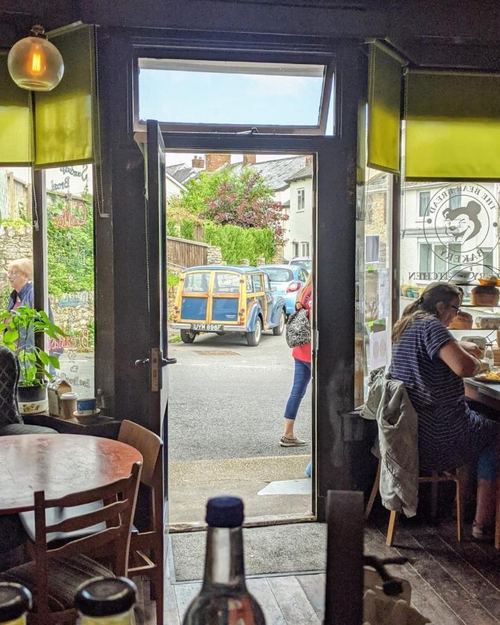 The Bear Bread Bakery: Boutique En-Suite with Bakery Breakfast in Colyton Exterior photo