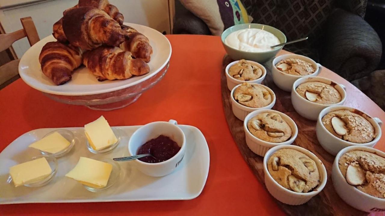 The Bear Bread Bakery: Boutique En-Suite with Bakery Breakfast in Colyton Exterior photo