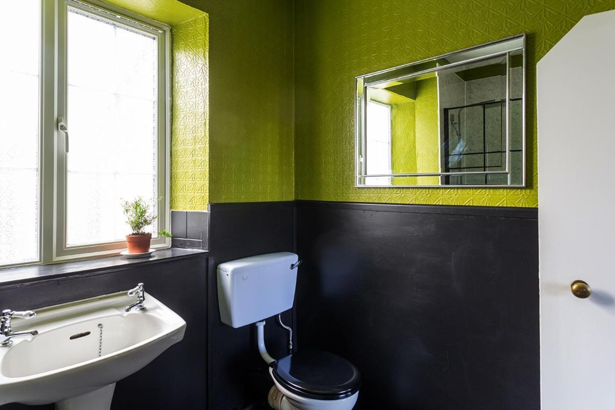 The Bear Bread Bakery: Boutique En-Suite with Bakery Breakfast in Colyton Exterior photo